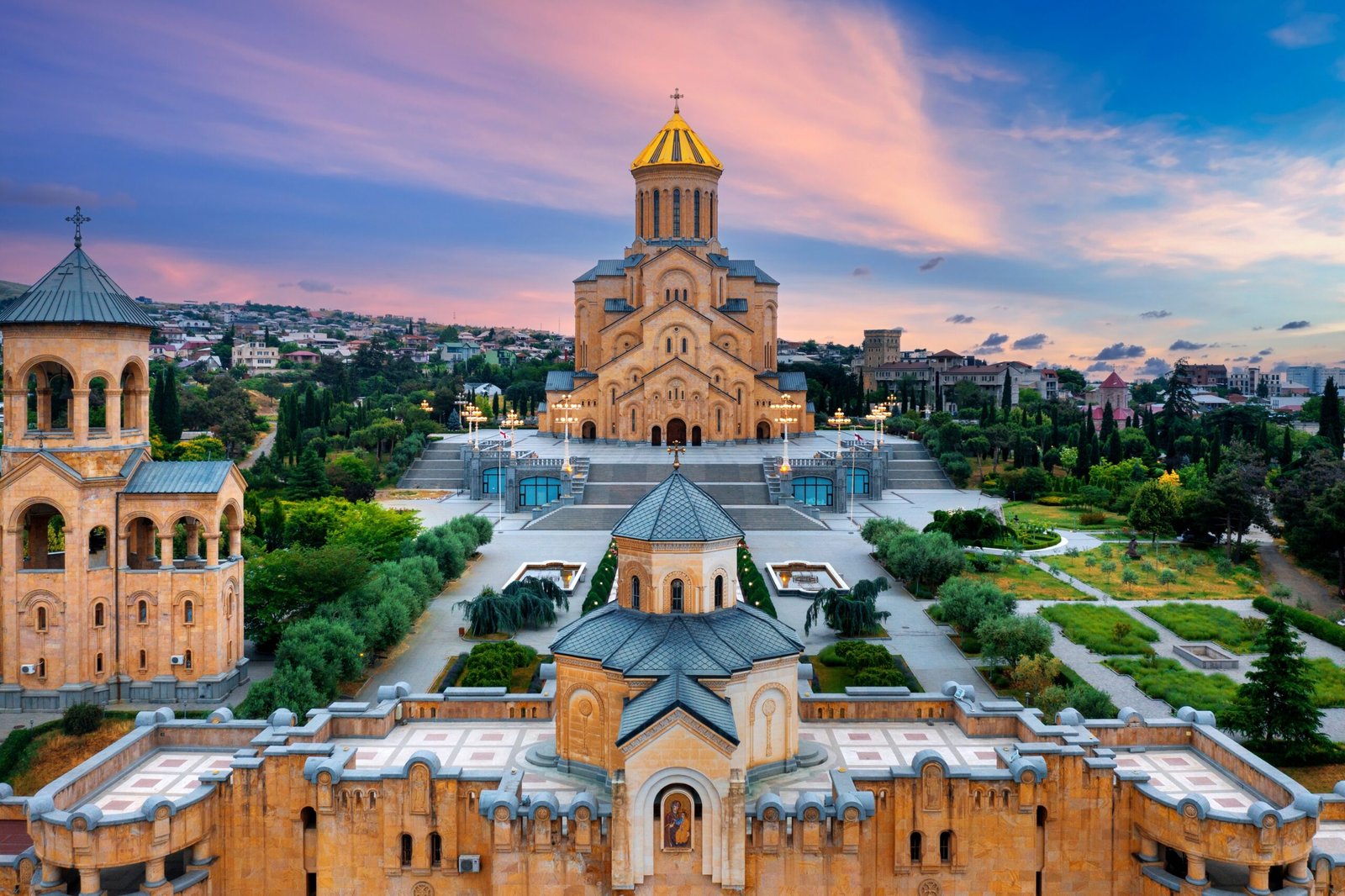 Best of Georgia in 6 Days: Tbilisi, Mountains & Wine Tour