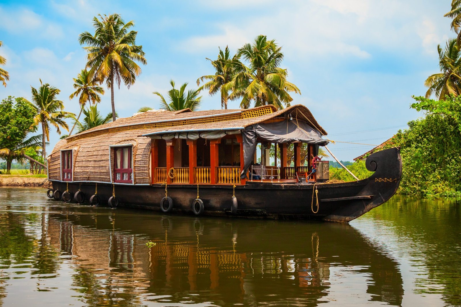 7 Days Kerala Tour: Munnar, Thekkady, Alleppey & Trivandrum