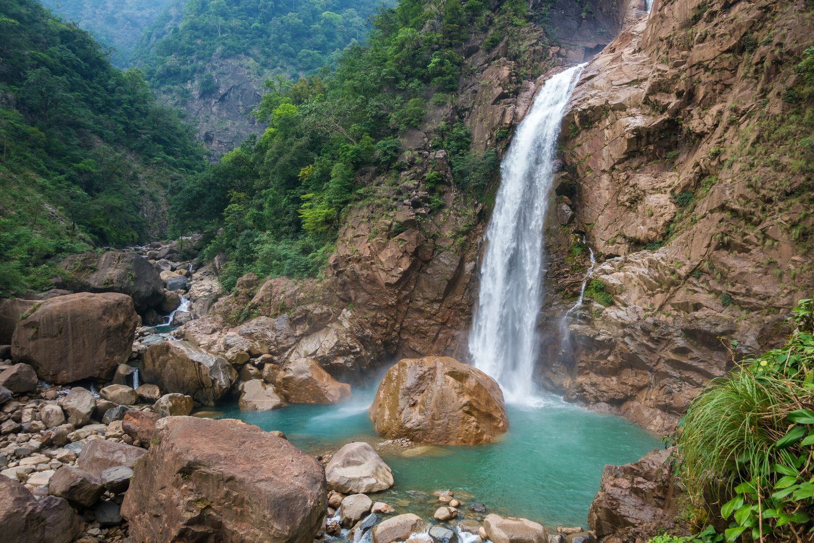 5 Days Meghalaya Tour Package: Shillong, Cherrapunji & Dawki