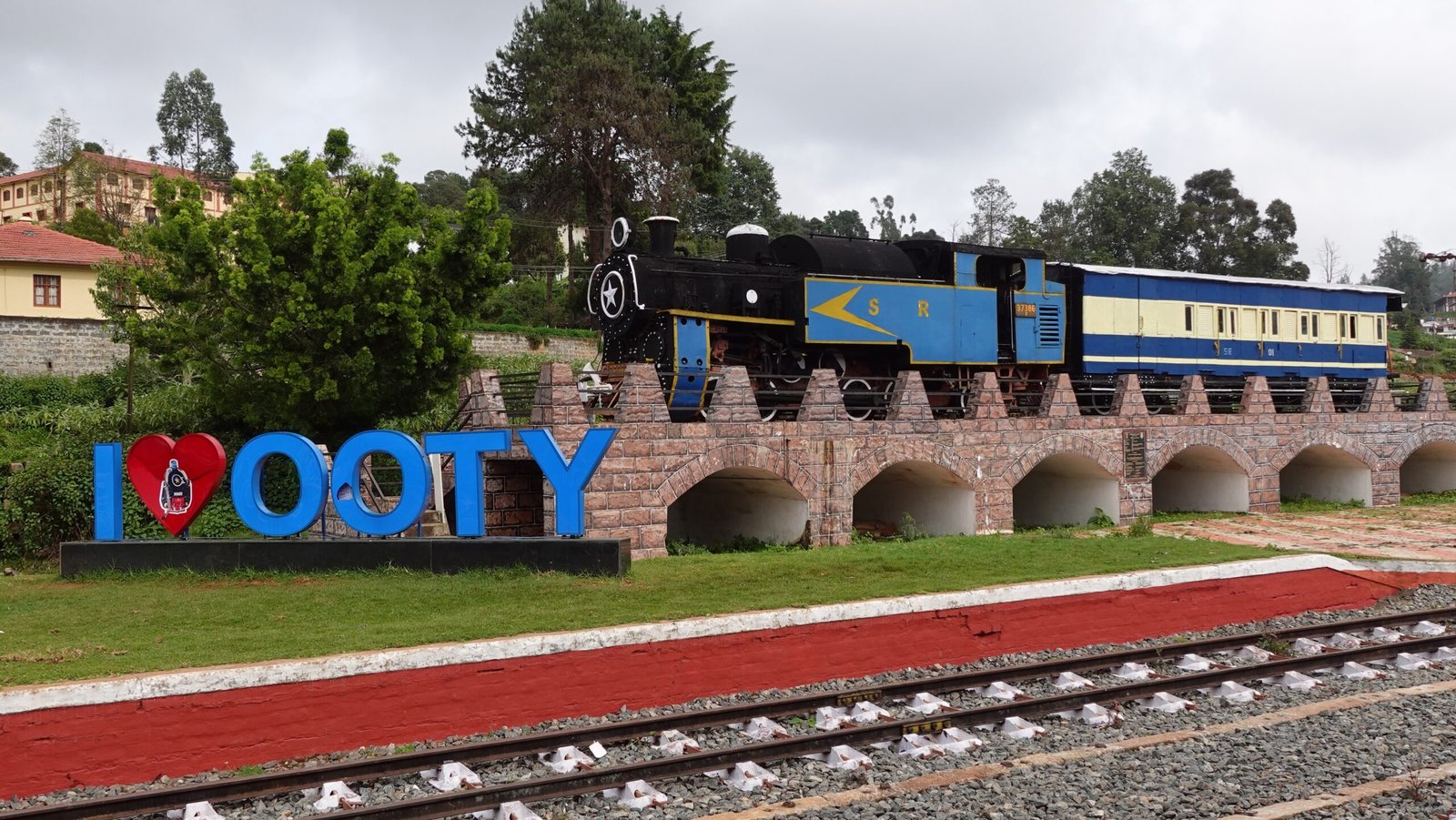 Ooty, Coonoor & Pykara Tour Package: Nilgiri Hills Escape
